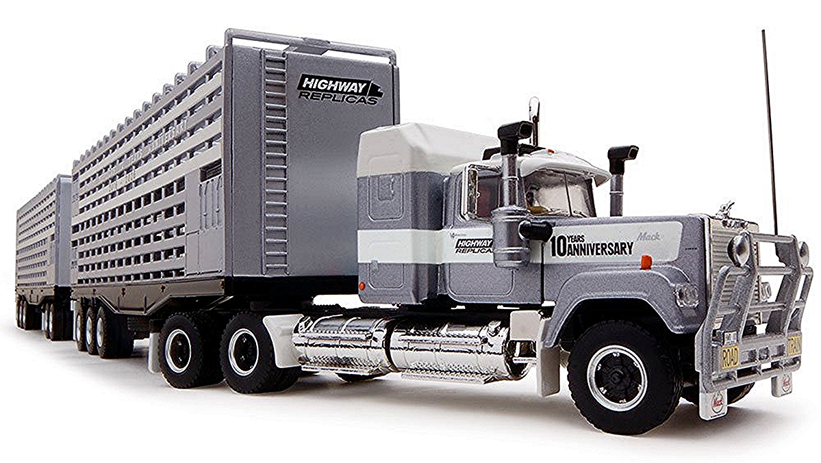 Highway Replicas Livestock Road Train, Prime Mover, 2 trailers and Dolly